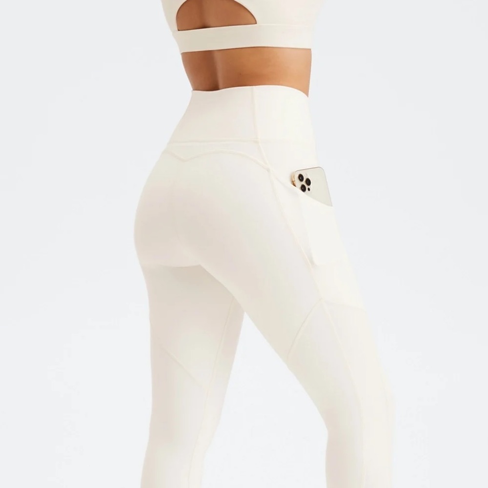 Fabletics Egret Oasis Legging 🦋 Size Small